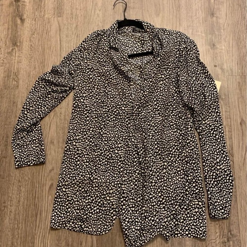 Women's blazer! Size small! Lauriebelle's brand! New with tags!